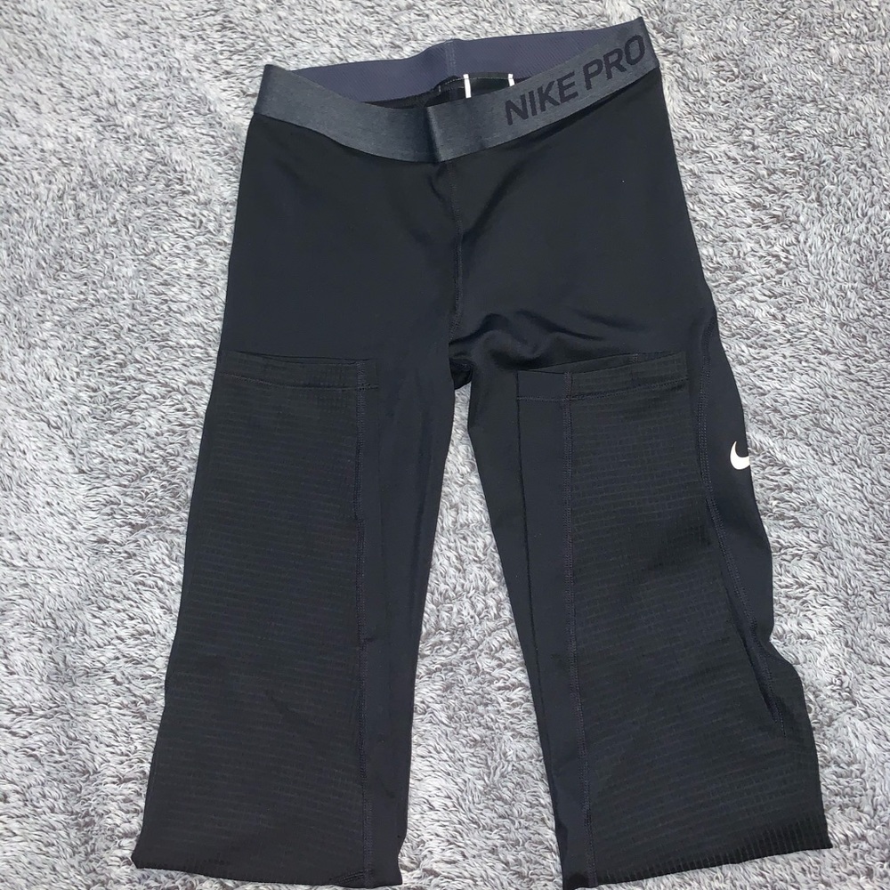 NIKE - Women’s M Black “Nike Pro” Leggings